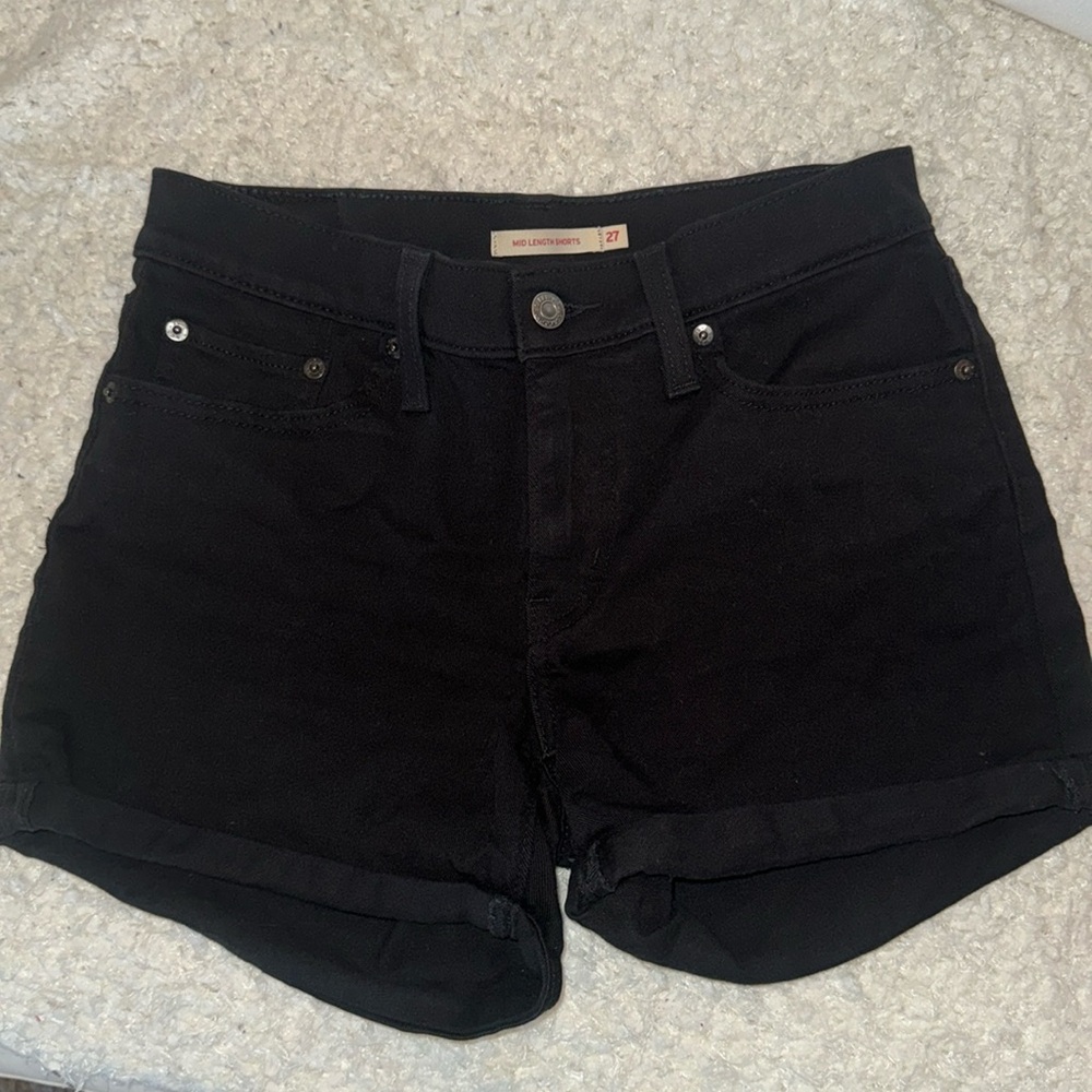 LEVI’S Mid-Length Shorts